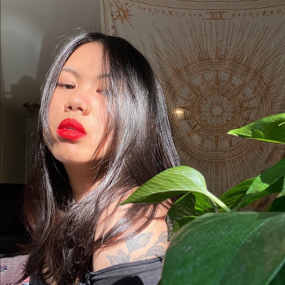 Meet your Posher, Shannaz 🐰 - Picture 1 of 1